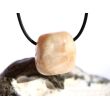 Stilbit apricot (Zeolith) Trommelstein gebohrt - Sonderqualität - ca. 2,6 cm x 2,5 cm x 2,2 cm