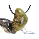 Grossular grün (Granat) Trommelstein gebohrt -...