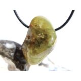 Grossular grün (Granat) Trommelstein gebohrt -...