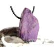 Sugilith mit Richterit XXL Rohsteinform angetr. (Trommelstein) gebohrt - Rarität - AA-Sonderqualität - ca. 4,1 cm x 2,7 cm x 1,7 cm