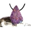Sugilith mit Richterit XXL Rohsteinform angetr. (Trommelstein) gebohrt - Rarität - AA-Sonderqualität - ca. 4,1 cm x 2,7 cm x 1,7 cm