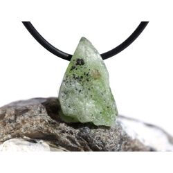 Peridot Kristall- / Rohsteinform gebohrt (Olivin / Chrysolith) - Sonderqualitt - ca. 2,3 cm x 1,6 cm x 1,7 cm (GKS)