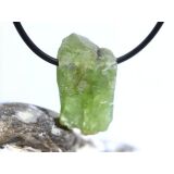 Peridot Kristall- / Rohsteinform gebohrt (Olivin / Chrysolith) - Sonderqualität - ca. 2,7 cm x 1,6 cm x 1,5 cm