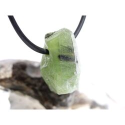 Peridot Kristall- / Rohsteinform gebohrt (Olivin / Chrysolith) - Sonderqualitt - ca. 2,3 cm x 1,3 cm x 1,5 cm (GKS)