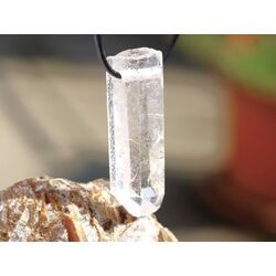 Bergkristall XXL Kristallstab / Kristallspitze natur gebohrt - Sonderqualit�t - ca. 4,8 cm x 1,8 cm x 1,3 cm