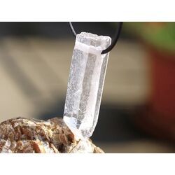 Bergkristall XXL Kristallstab / Kristallspitze natur gebohrt - Sonderqualit�t - ca. 4,8 cm x 1,8 cm x 1,3 cm