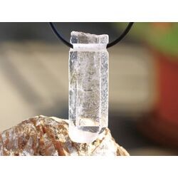 Bergkristall XXL Kristallstab / Kristallspitze natur gebohrt - Sonderqualit�t - ca. 4,8 cm x 1,8 cm x 1,3 cm