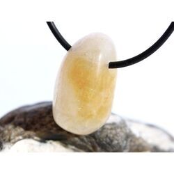 Citrin (gebr.) Trommelstein gebohrt - ca. 2,8 cm x 1,6 cm x 1,4 cm