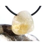 Citrin (gebr.) Trommelstein gebohrt - ca. 2,4 cm x 2,2 cm x 1,3 cm