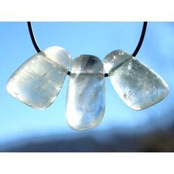 Calcit gr�n Trommelsteine gebohrt - Sonderqualit�t - ca. 3 - 3,8 cm / ca. 16-20 g/St