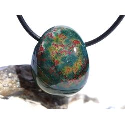 Heliotrop Trommelstein gebohrt - AA-Sonderqualit�t - ca. 2,4 cm x 1,9 cm x 1,2 cm