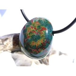 Heliotrop Trommelstein gebohrt - AA-Sonderqualit�t - ca. 2,4 cm x 1,9 cm x 1,2 cm