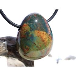 Heliotrop Trommelstein gebohrt - AA-Sonderqualit�t - ca. 2,6 cm x 2,1 cm x 1,3 cm