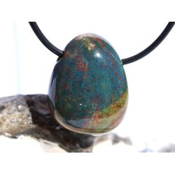 Heliotrop Trommelstein gebohrt - AA-Sonderqualit�t - ca. 2,6 cm x 2,1 cm x 1,3 cm