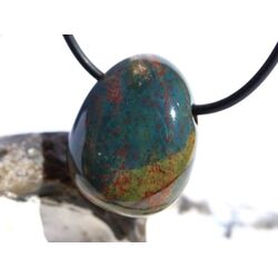 Heliotrop Trommelstein gebohrt - AA-Sonderqualit�t - ca. 2,6 cm x 2,1 cm x 1,3 cm