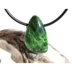Chromdiopsid Schmuckstein Cabochon gebohrt - Sonderqualitt - Handarbeit - ca. 2,6 cm x 1,6 cm x 0,8 cm (GKS)