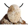 Versteinerte Koralle XXL Schmuckstein Cabochon / Scheibenstein gebohrt - ca. 4 cm x 3 cm x 0,9 cm