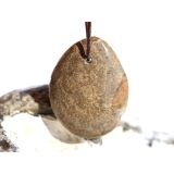 Ammonit in Matrix - Schmuckstein Cabochon / Scheibenstein gebohrt - ca. 3,3 cm x 2,6 cm x 0,6 cm