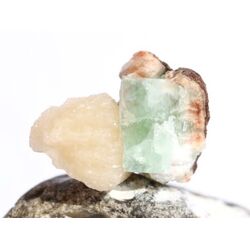 Apophyllit grn mit Stilbit Kristallstufe / Rohstein - Raritt - ca. 2,8 cm x 2,5 cm x 3,6 cm