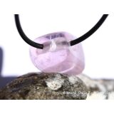 Kunzit rosa "Silberschimmer" Schmuckstein / Trommelstein gebohrt (Spodumen) - AA-Sonderqualität - Rarität - Handarbeit - ca. 2,5 cm x 2 cm x 1,6 cm