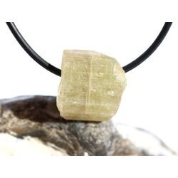 Apatit gr�n Kristall / Rohsteinform gebohrt - Rarit�t - Sonderqualit�t - ca.1,8 cm x 1,6 cm x 1,5 cm