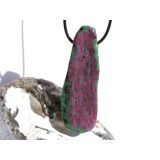 Rubin-Zoisit (Anyolith) XXXL Schmuckstein / Scheibenstein gebohrt - AA-Sonderqualität - Handarbeit - ca. 6,8 cm x 2,3 cm x 1,1 cm