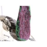 Rubin-Zoisit (Anyolith) XXXL Schmuckstein / Scheibenstein gebohrt - AA-Sonderqualität - Handarbeit - ca. 6,8 cm x 2,3 cm x 1,1 cm