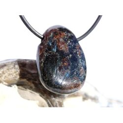 Anthophyllit Trommelstein / Scheibenstein gebohrt - Sonderqualit�t - ca. 3 cm x 2,1 cm x 1 cm