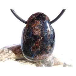 Anthophyllit Trommelstein / Scheibenstein gebohrt - Sonderqualit�t - ca. 3 cm x 2,1 cm x 1 cm