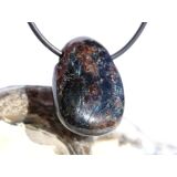 Anthophyllit Trommelstein / Scheibenstein gebohrt -...
