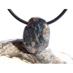 Apatit blau natur Trommelstein gebohrt - ca. 2,1 cm x 1,4 cm x 0,9 cm