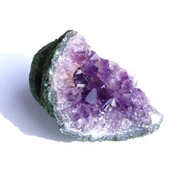 Amethyst Kristallstufe / Ladestufe / Druse mitteldunkel (Brasilien) - AA-Sonderqualitt - ca. 10,6 cm x 8,5 cm x 7 cm