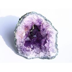 Amethyst Kristallstufe / Ladestufe / Druse mitteldunkel (Brasilien) - AA-Sonderqualitt - ca. 10,6 cm x 8,5 cm x 7 cm