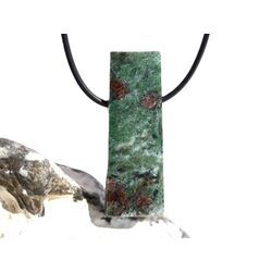 Eklogit XXL Schmuckstein / Cabochon / Scheibenstein gebohrt - Sonderqualit�t - Rarit�t - ca. 4,6 cm x 1,6 cm x 0,9 cm
