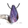 Sugilith mit Richterit XXL Schmuckstein Cabochon / Scheibenstein gebohrt - Rarität - Sonderqualität - ca. 4,3 cm x 2,3 cm x 0,8 cm