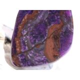 Sugilith XXXL Schmuckstein / Scheibenstein gebohrt - Rarität - AA-Sonderqualität - Handarbeit - ca. 5,3 cm x 3,7 cm x 0,7 cm