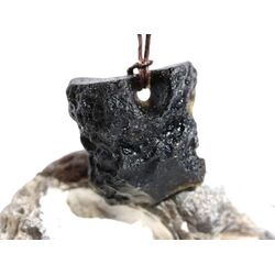 Tektit Rohstein gebohrt - Sonderqualitt - ca. 2,6 cm x 2,6 cm x 1,8 cm