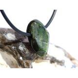 Turmalin grün (Verdelith) Trommelstein gebohrt - Sonderqualität - Rarität - ca. 2 cm x 1,3 cm x 0,7 cm