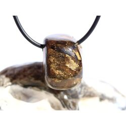 Bronzit Trommelstein gebohrt - Sonderqualit�t - ca. 2,1 cm x 1,7 cm x 1,6 cm