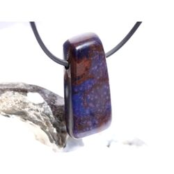 Sugilith mit Richterit Schmuckstein / Scheibenstein gebohrt - Raritt - Sonderqualitt - Handarbeit - ca. 3,4 cm x 1,7 cm x 0,9 cm