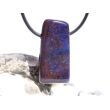 Sugilith mit Richterit Schmuckstein / Scheibenstein gebohrt - Rarität - Sonderqualität - Handarbeit - ca. 3,4 cm x 1,7 cm x 0,9 cm