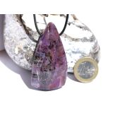 Sugilith XXXL Schmuckstein Cabochon gebohrt - Rarität - Sonderqualität - ca. 5,8 cm x 3,1 cm x 1,2 cm