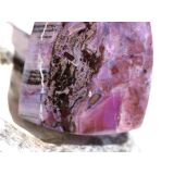 Sugilith XXXL Schmuckstein Cabochon gebohrt - Rarität - Sonderqualität - ca. 5,8 cm x 3,1 cm x 1,2 cm