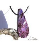 Sugilith XXXL Schmuckstein Cabochon / Scheibenstein gebohrt - Rarität - Sonderqualität - ca. 5,1 cm x 2,4 cm x 0,5 cm