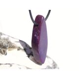 Sugilith XXL Schmuckstein / Scheibenstein gebohrt - Rarität - AA-Sonderqualität - Handarbeit - ca. 4,5 cm x 1,6 cm x 0,8 cm