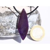 Sugilith XXL Schmuckstein / Scheibenstein gebohrt - Rarität - AA-Sonderqualität - Handarbeit - ca. 4,5 cm x 1,6 cm x 0,8 cm