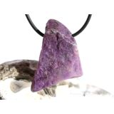 Sugilith XL Rohsteinform angetr. (Trommelstein) gebohrt - Rarität - AA-Sonderqualität - ca. 3,8 cm x 2,7 cm x 1,3 cm