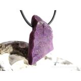 Sugilith XL Rohsteinform angetr. (Trommelstein) gebohrt - Rarität - AA-Sonderqualität - ca. 3,8 cm x 2,7 cm x 1,3 cm