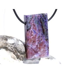 Sugilith mit Richterit XXL Schmuckstein Cabochon / Scheibenstein gebohrt - Raritt - Sonderqualitt - ca. 3,9 cm x 2,2 cm x 1,3 cm