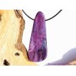 Sugilith mit Richterit XXXL Schmuckstein / Scheibenstein gebohrt - Rarität - AAA-Sonderqualität - Handarbeit - ca. 7,1 cm x 2,7 cm x 0,7 cm